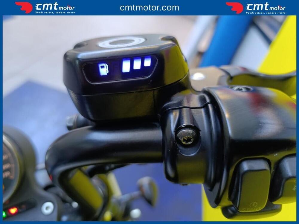 Harley-Davidson 883 Iron (2009 - 11) - XL 883N (8)