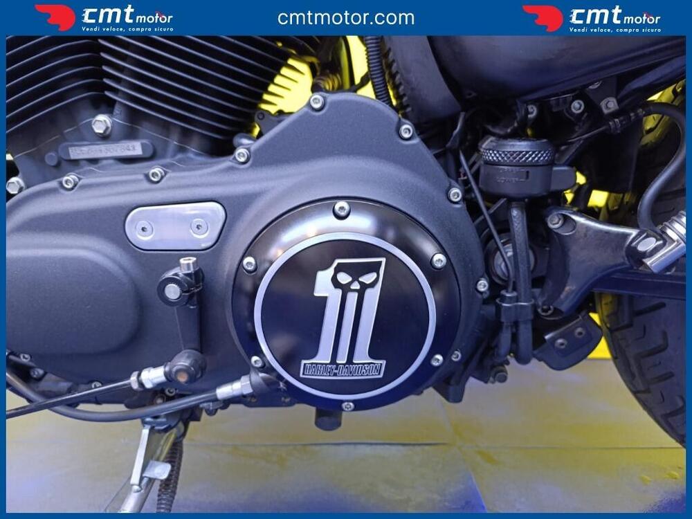 Harley-Davidson 883 Iron (2009 - 11) - XL 883N (9)