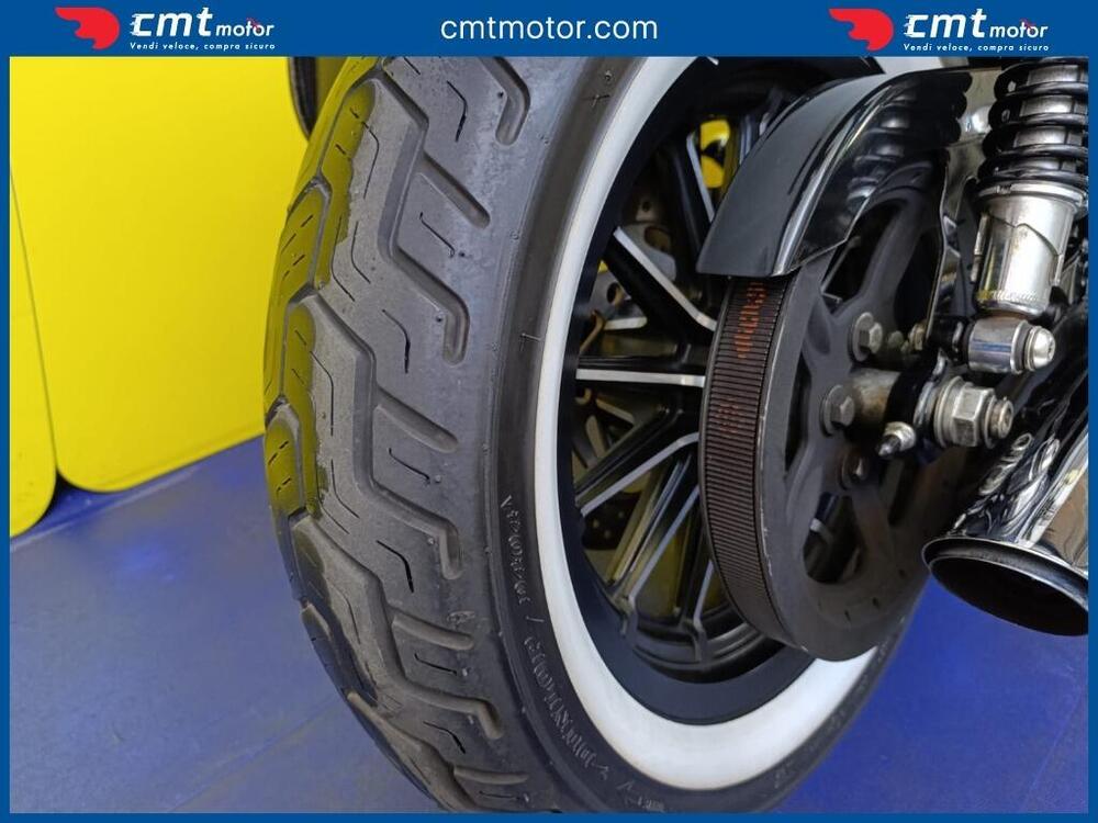 Harley-Davidson 883 Iron (2009 - 11) - XL 883N (11)