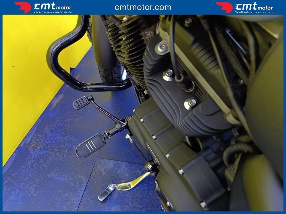 Harley-Davidson 883 Iron (2009 - 11) - XL 883N (13)