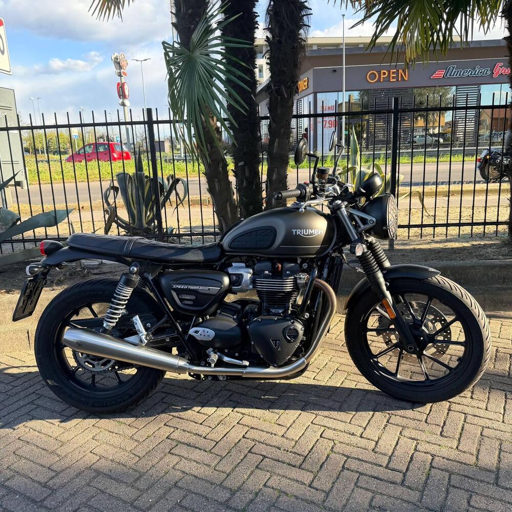Triumph Speed Twin 900 (2023 - 24) (2)