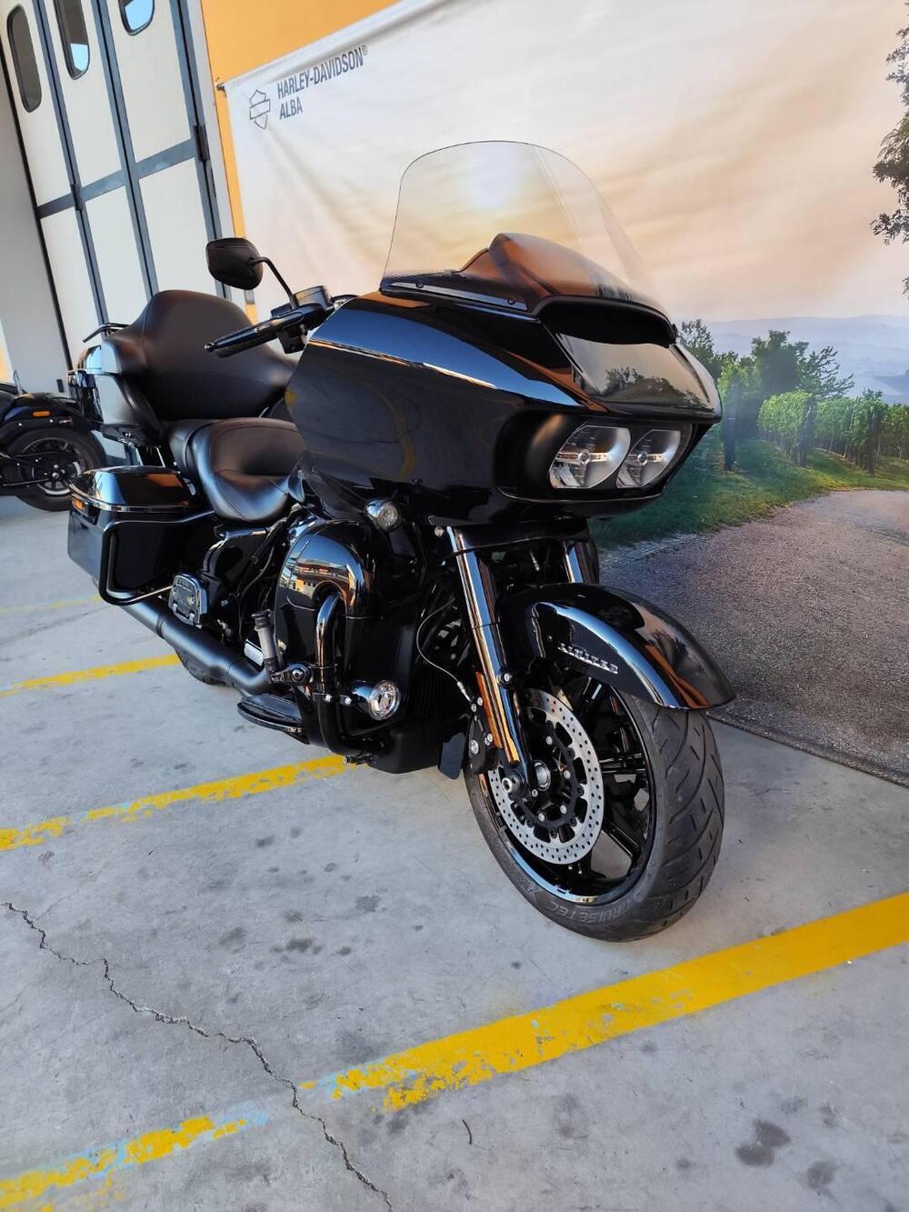 Harley-Davidson 114 Road Glide Limited (2020) - FLTRK (3)