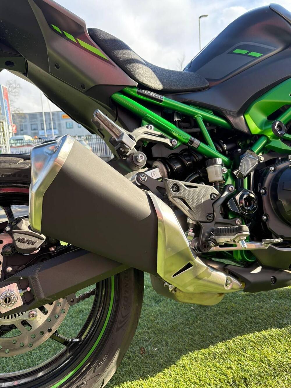 Kawasaki Z 900 (2025 - 26) (7)