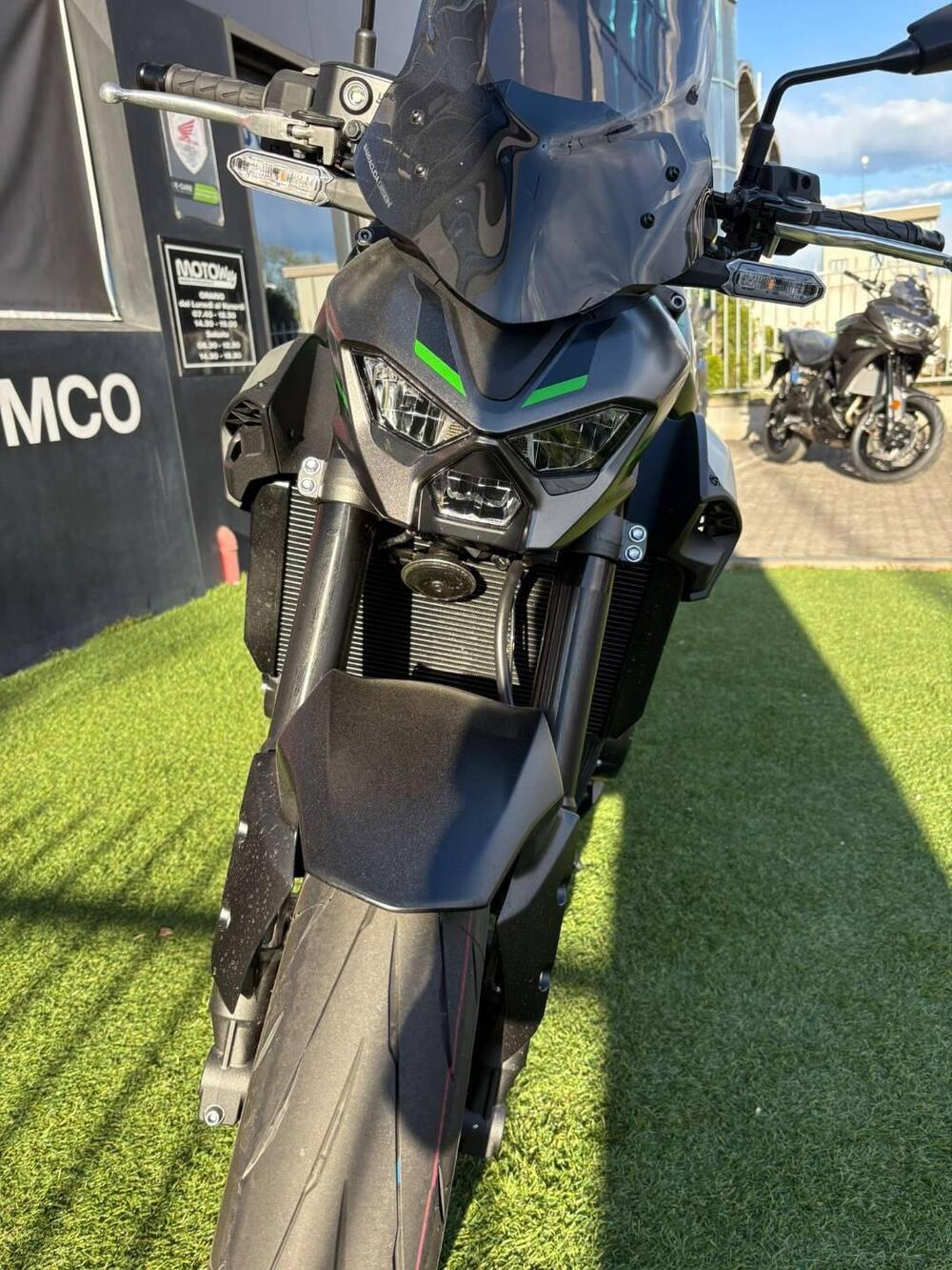 Kawasaki Z 900 (2025 - 26) (8)