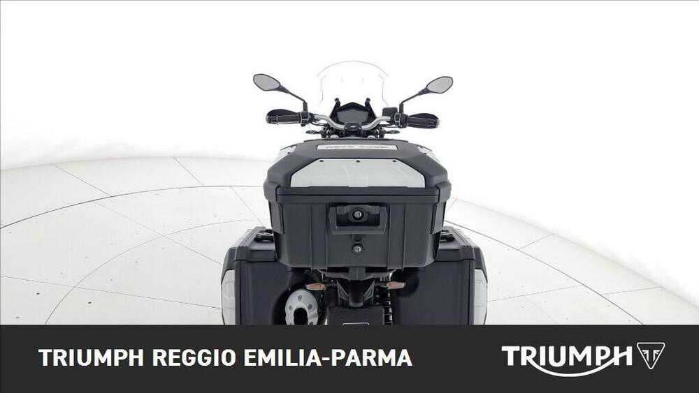 Moto Guzzi V85 TT Centenario (2021 - 22) (14)