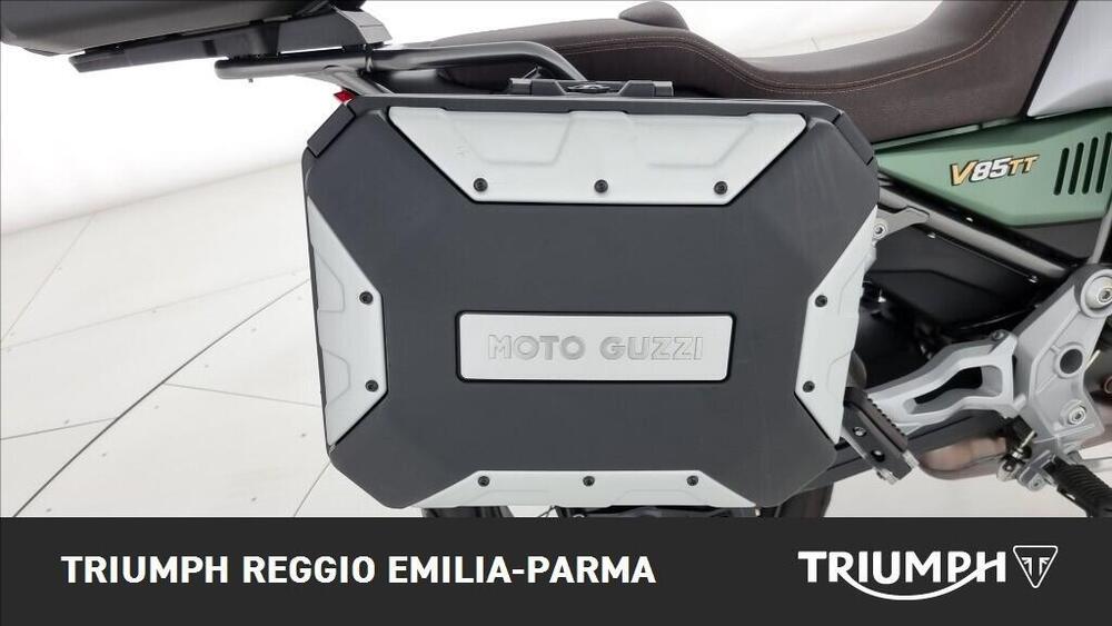 Moto Guzzi V85 TT Centenario (2021 - 22) (18)