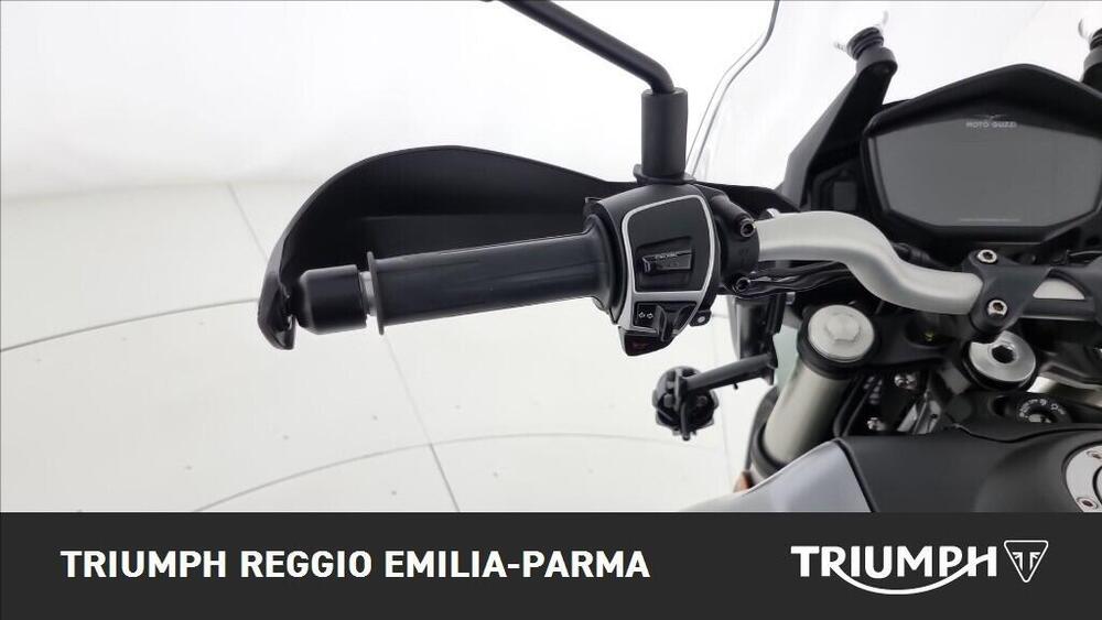 Moto Guzzi V85 TT Centenario (2021 - 22) (11)