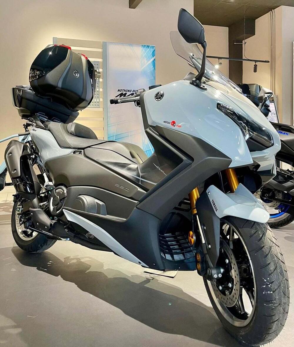 Yamaha T-Max 560 Tech Max (2025 - 26)