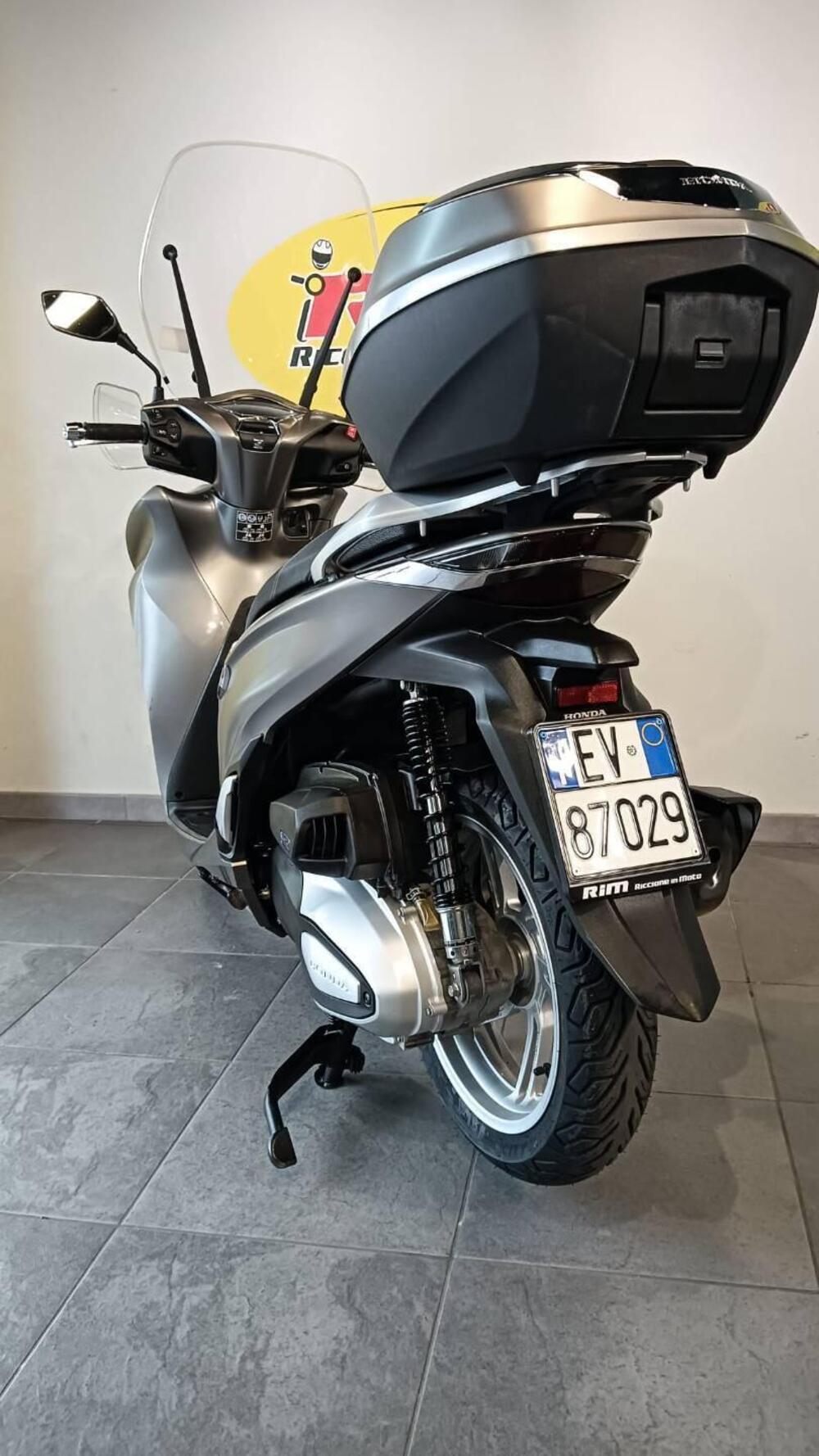 Honda SH 350 (2021 - 24) (7)