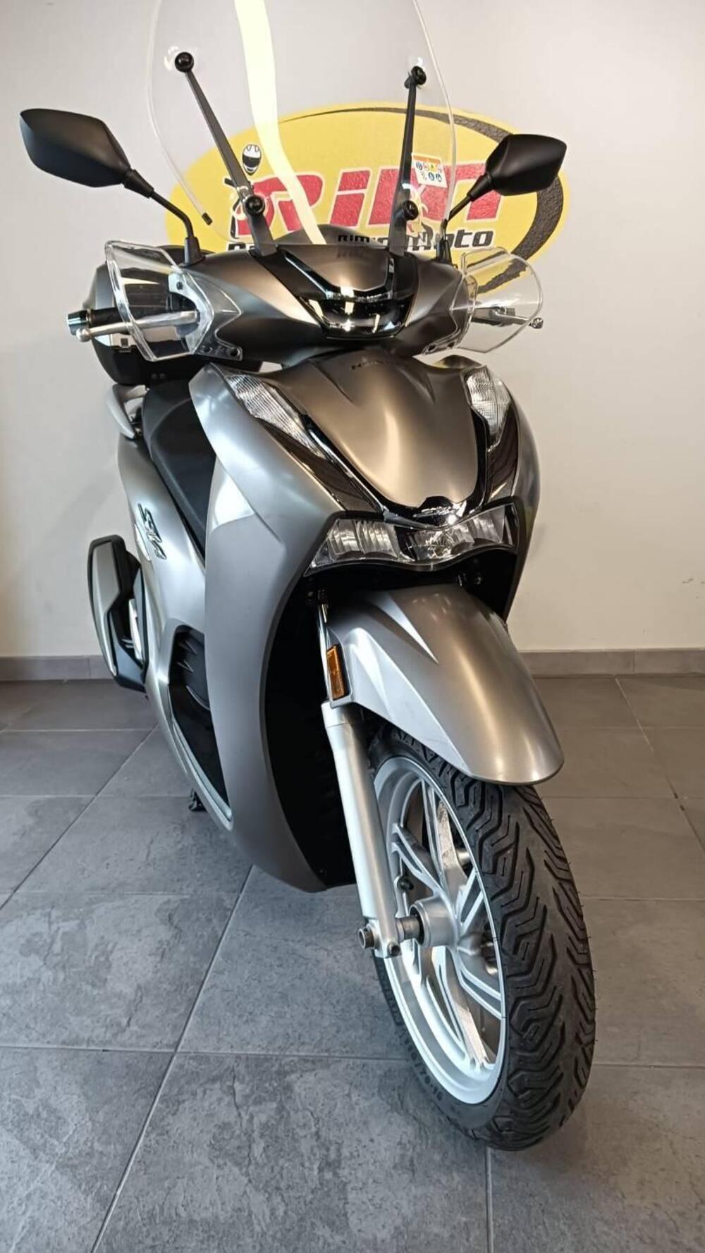 Honda SH 350 (2021 - 24) (9)