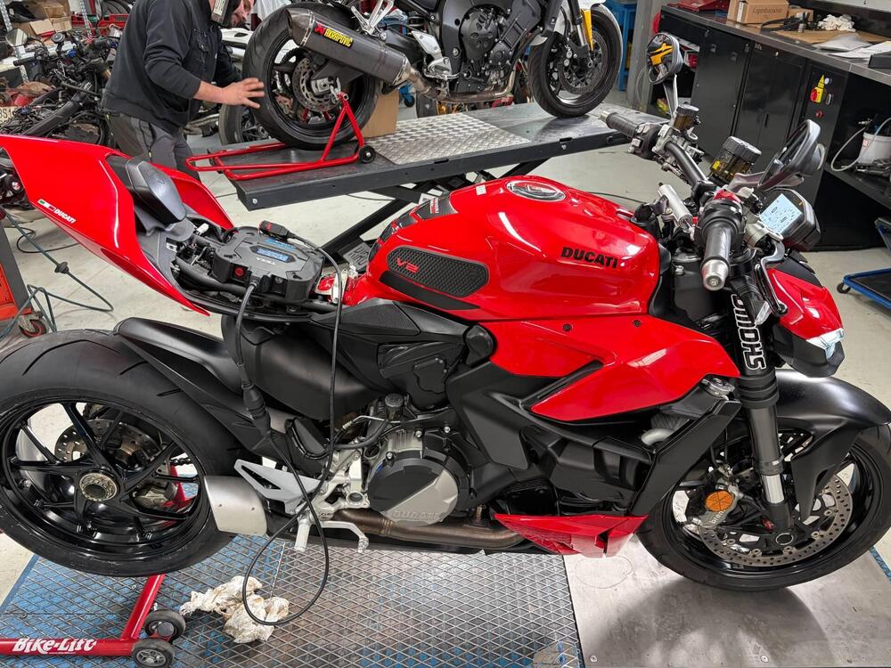 Ducati Streetfighter V2 (2022 - 24) (12)