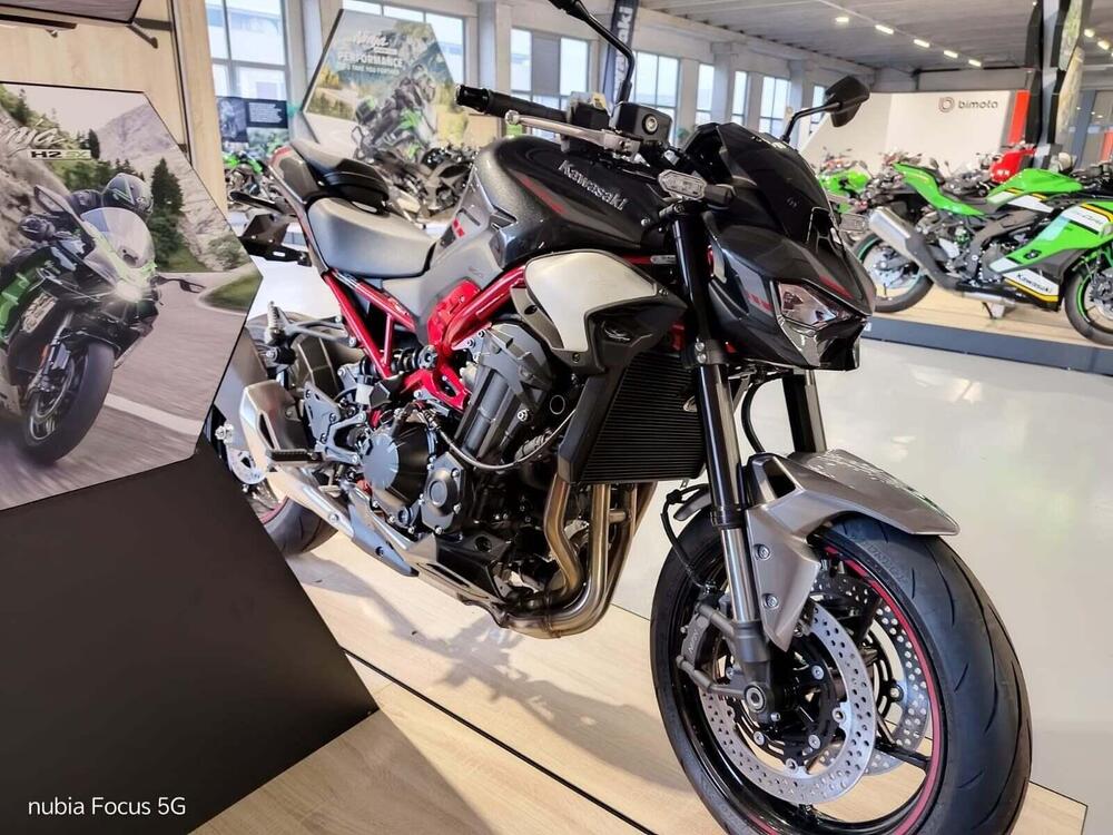 Kawasaki Z 900 (2025 - 26) (2)