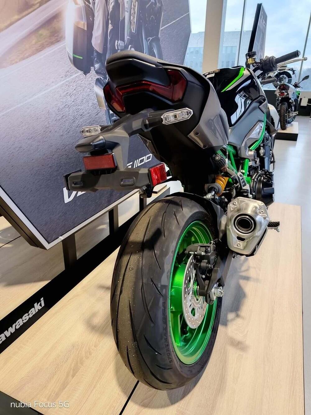 Kawasaki Z 900 SE (2025 - 26) (3)