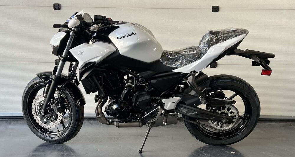 Kawasaki Z 650 (2025 - 26) (2)