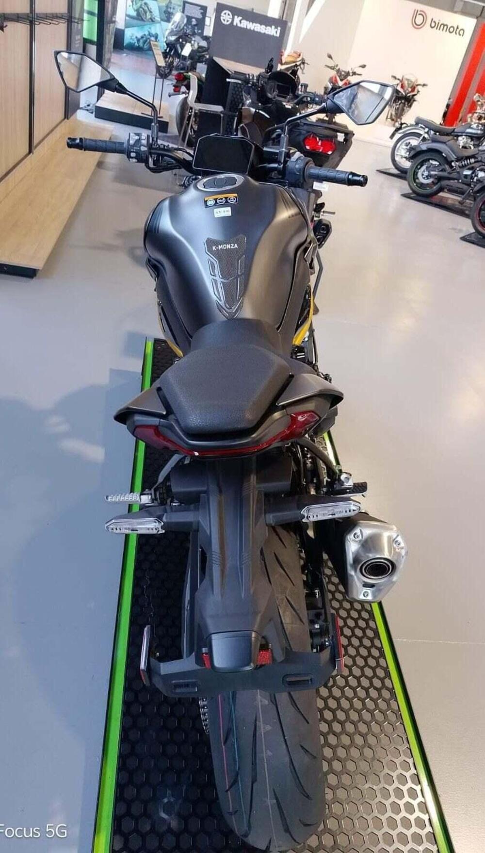 Kawasaki Z 900 (2025 - 26) (4)