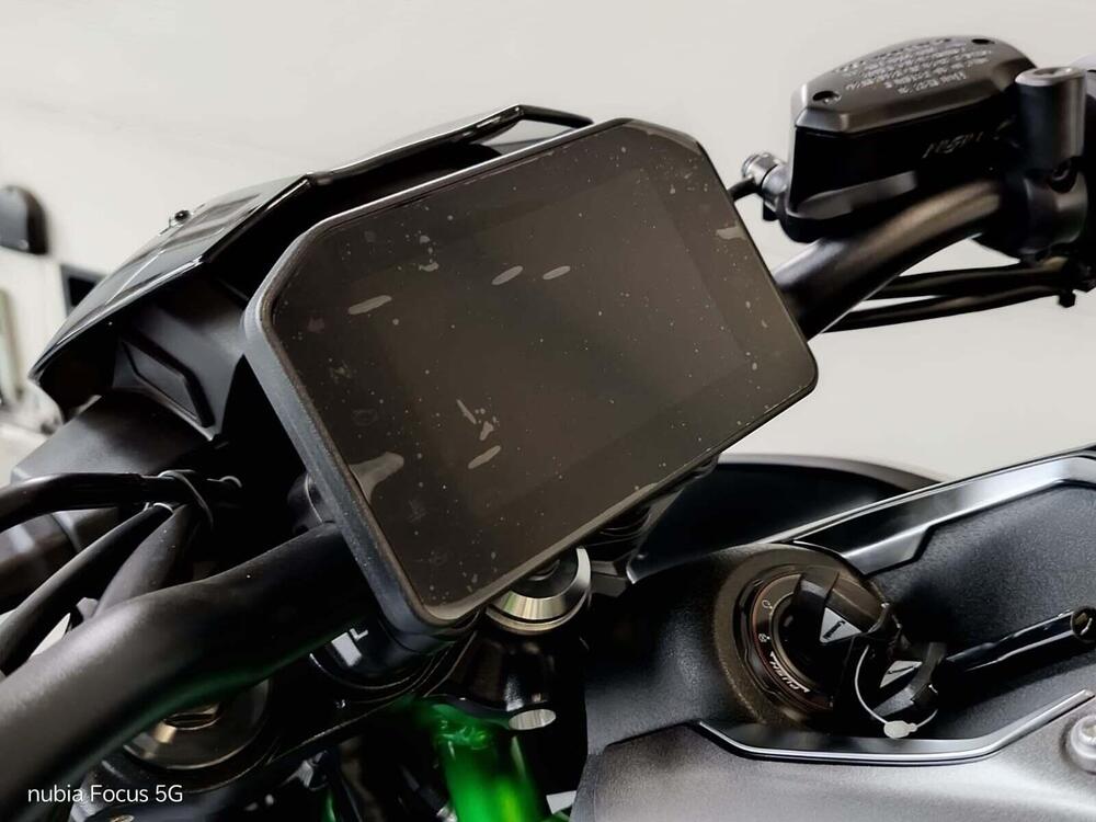 Kawasaki Z 900 (2025 - 26) (6)