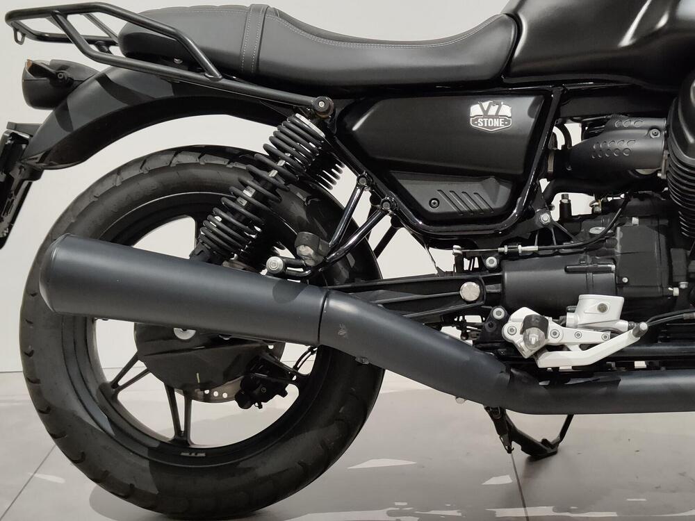 Moto Guzzi V7 Stone (2021 - 24) (5)