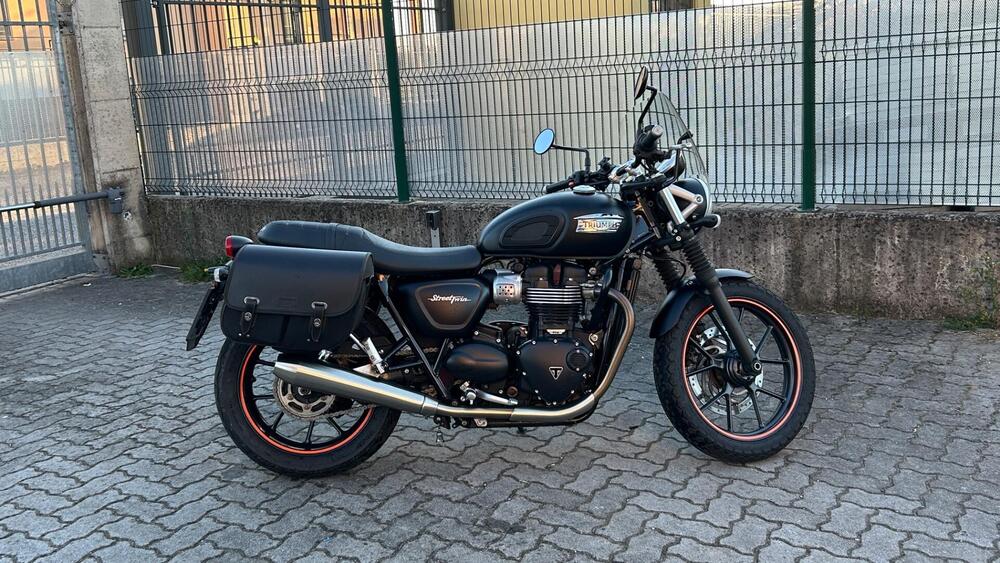 Triumph Street Twin 900 (2016) (3)
