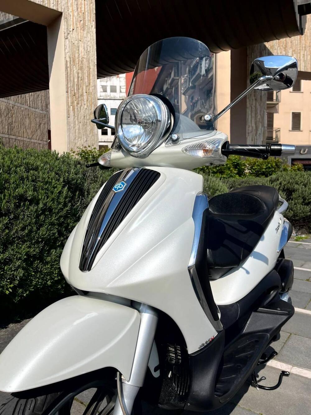 Piaggio Beverly 300 i.e. (2010 - 16) (7)