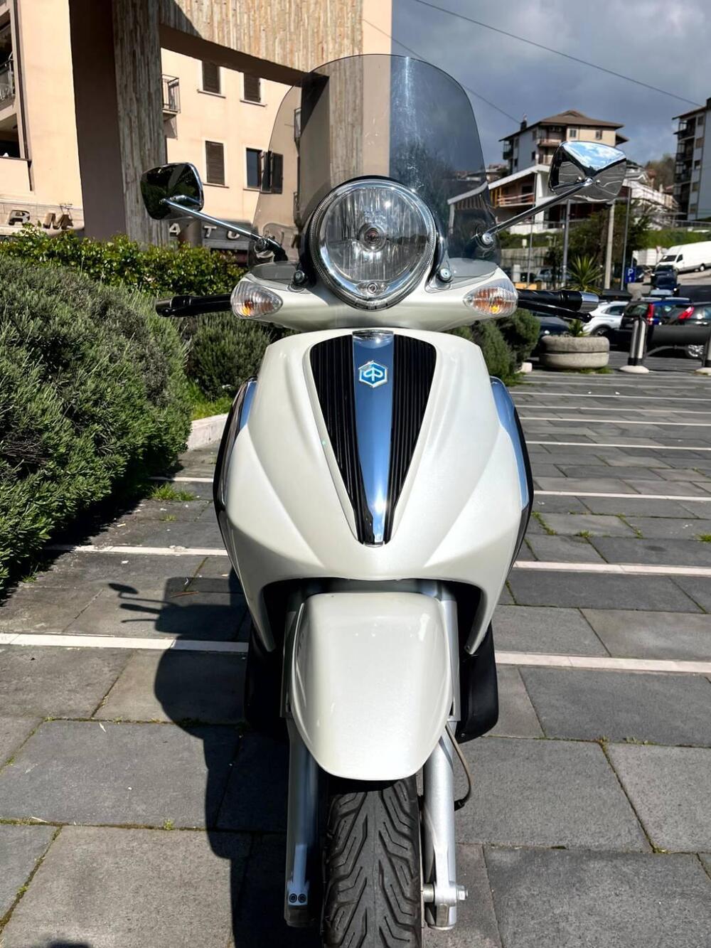 Piaggio Beverly 300 i.e. (2010 - 16) (3)