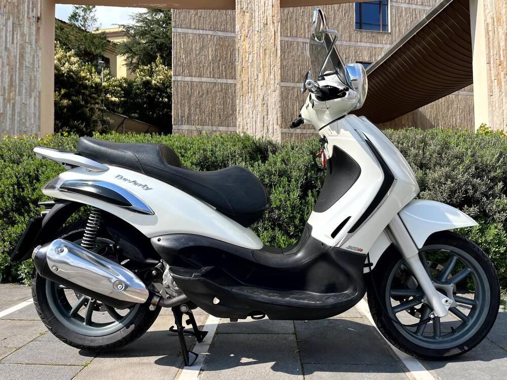 Piaggio Beverly 300 i.e. (2010 - 16) (2)