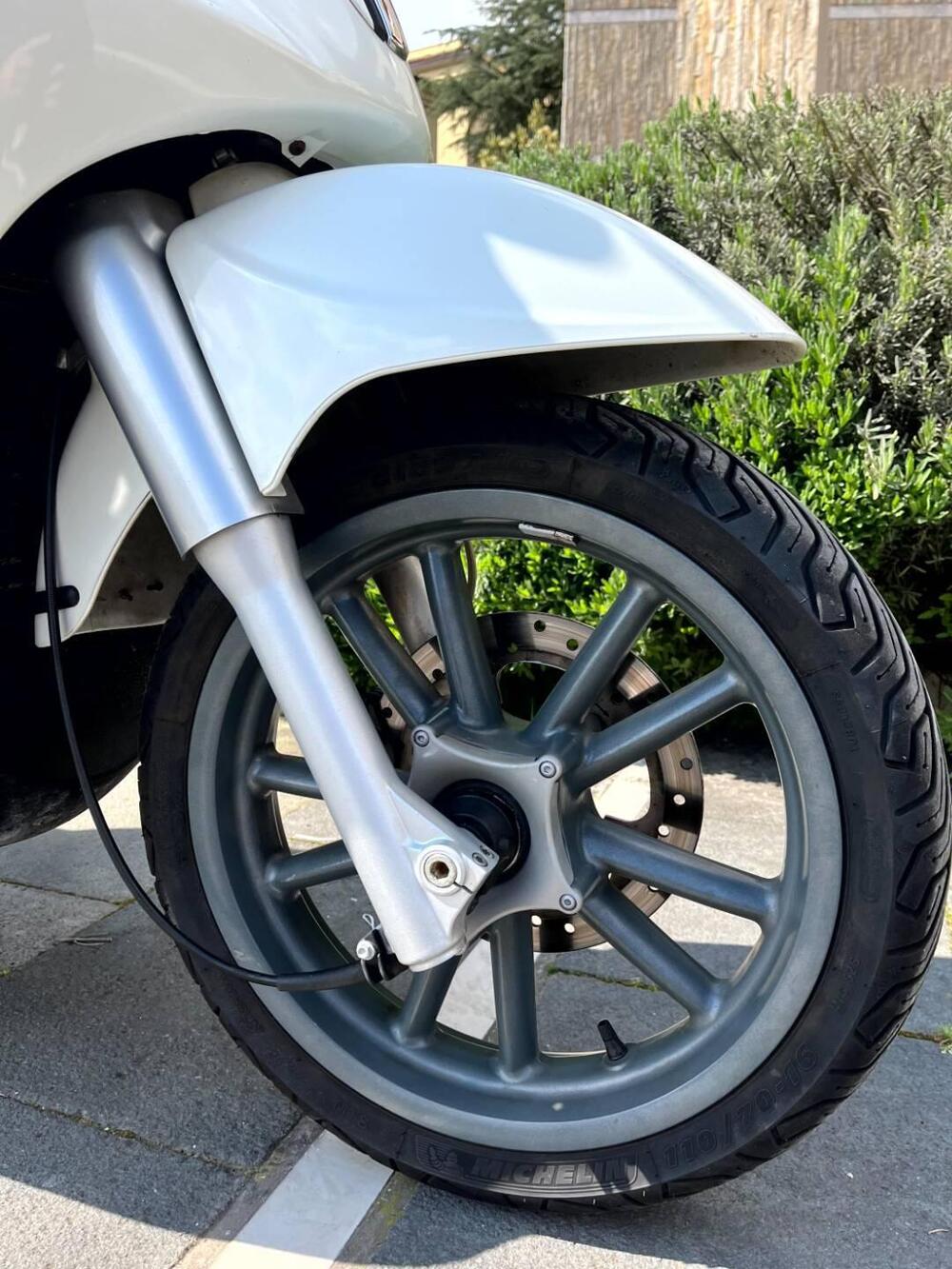 Piaggio Beverly 300 i.e. (2010 - 16) (18)