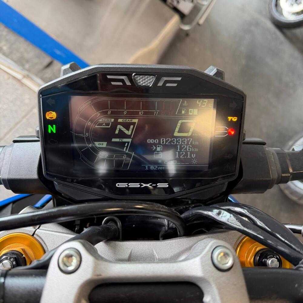 Suzuki GSX-S1000 (2021 - 25) (5)