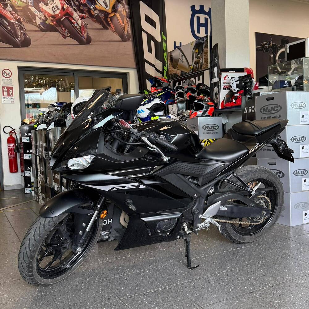 Yamaha YZF R3 (2021 - 24) (2)