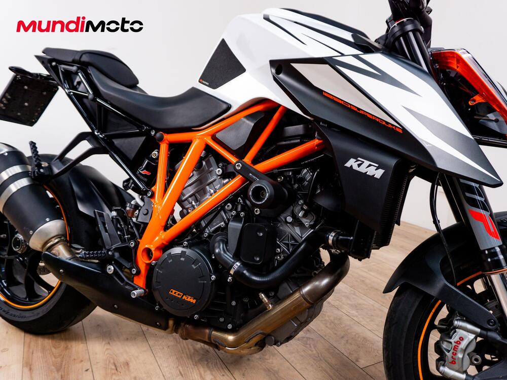 KTM 1290 Super Duke R (2020) (5)