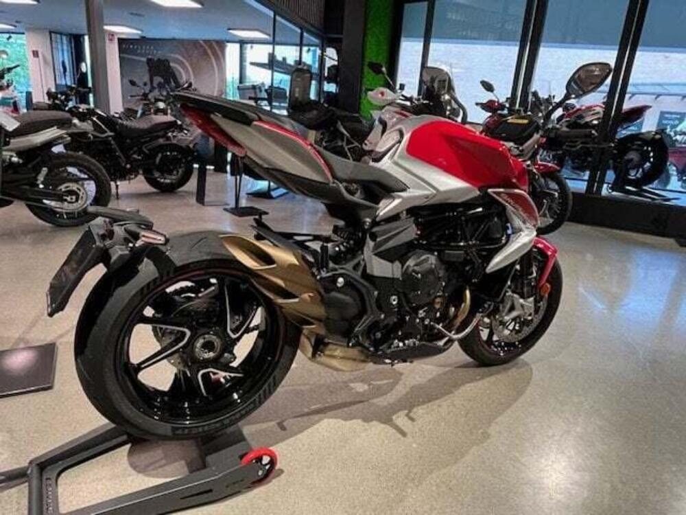 MV Agusta Brutale 800 RR Ottantesimo (2025 - 26) (2)