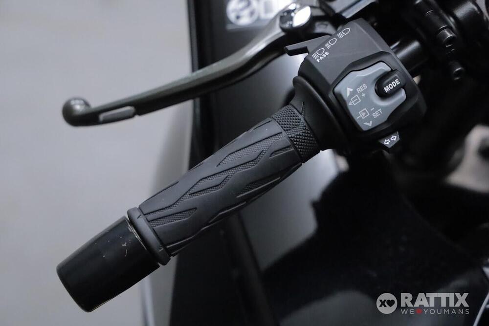 Suzuki GSX 1300 R Hayabusa (2021 - 24) (11)