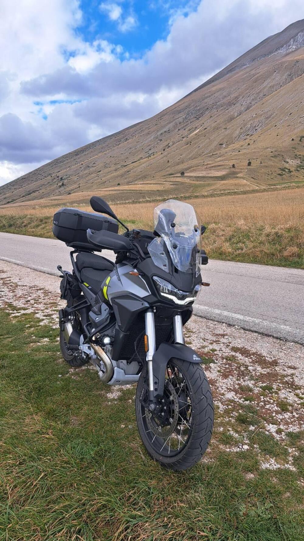 Moto Guzzi Stelvio (2024 - 26) (2)