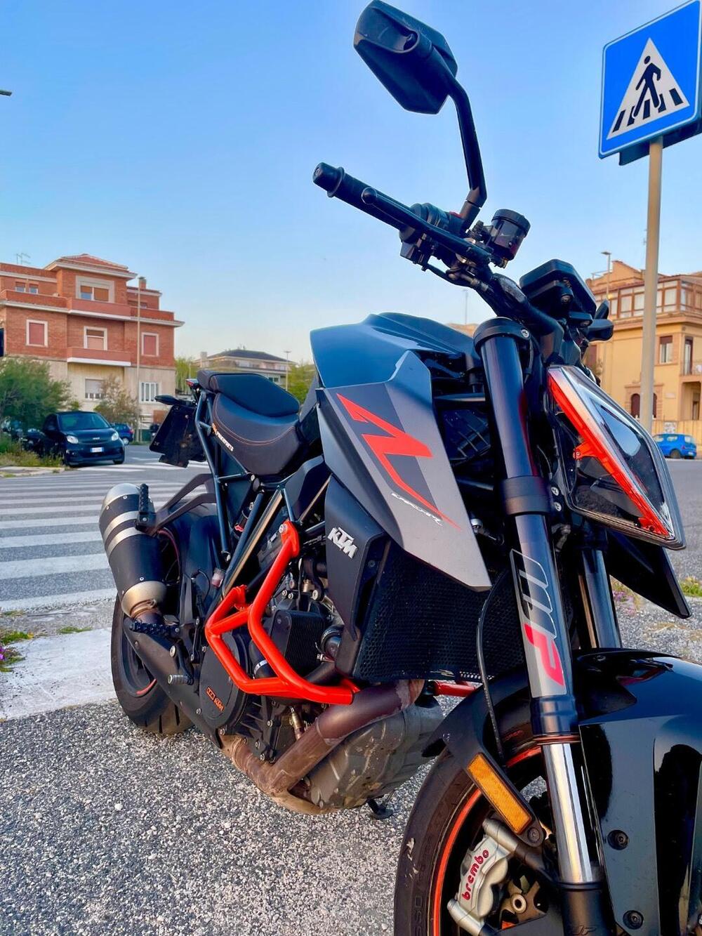KTM 1290 Super Duke R (2019) (2)