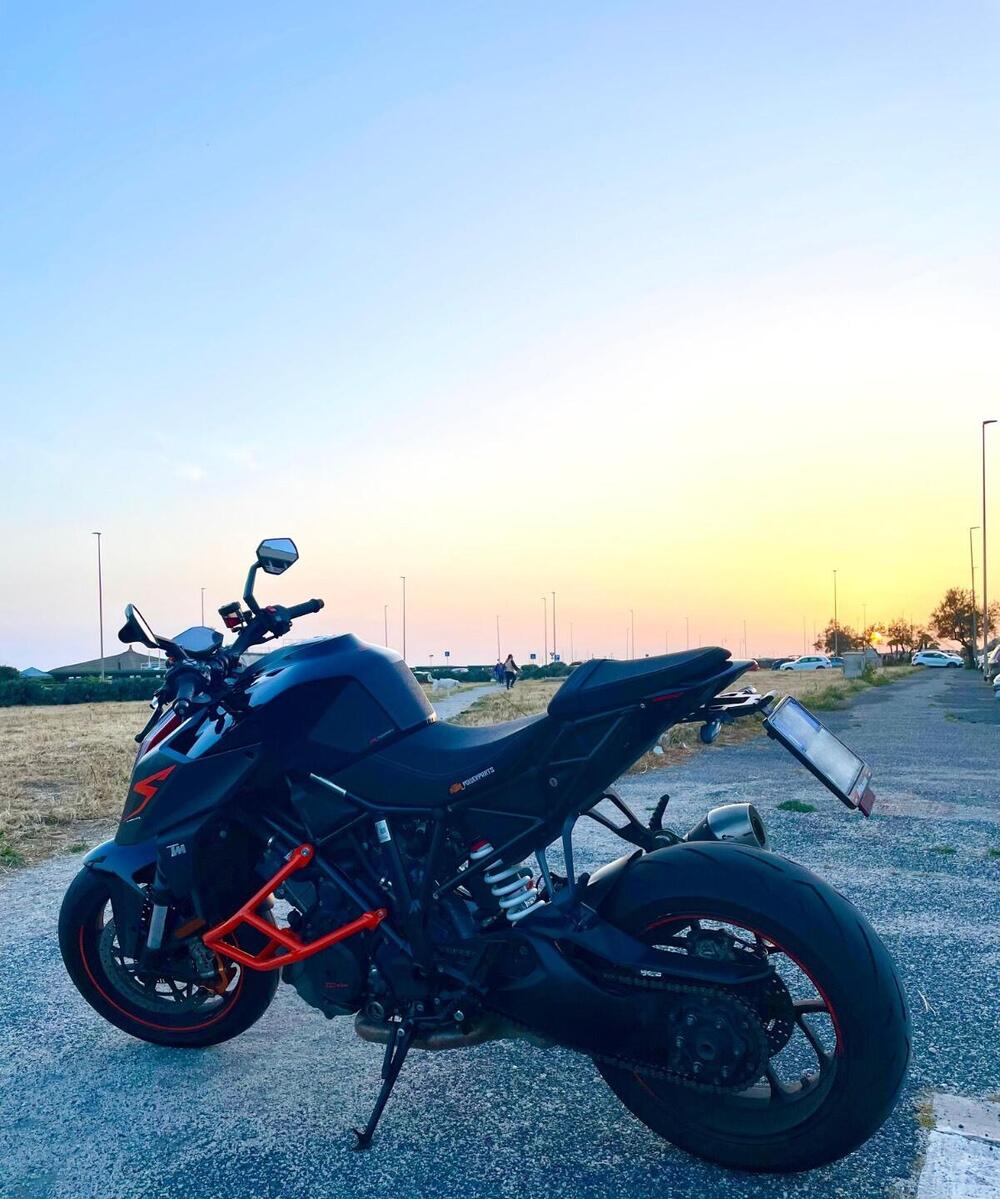 KTM 1290 Super Duke R (2019) (4)