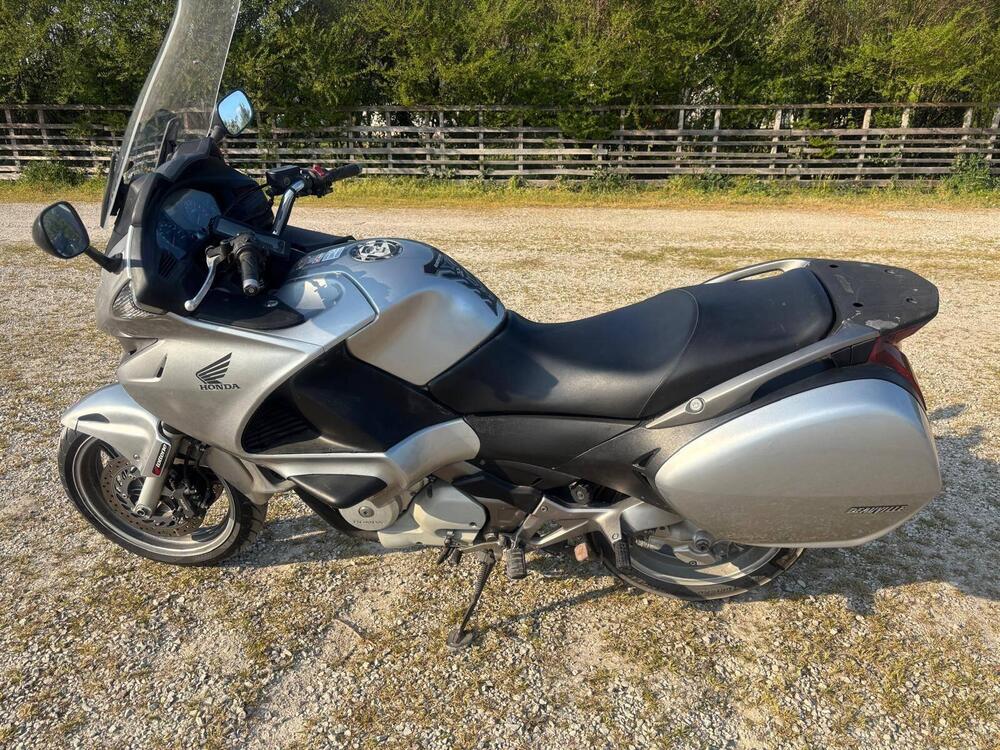 Honda Deauville 700 ABS (5)