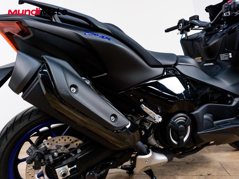 Yamaha T-Max 560 Tech Max (2025 - 26) (4)