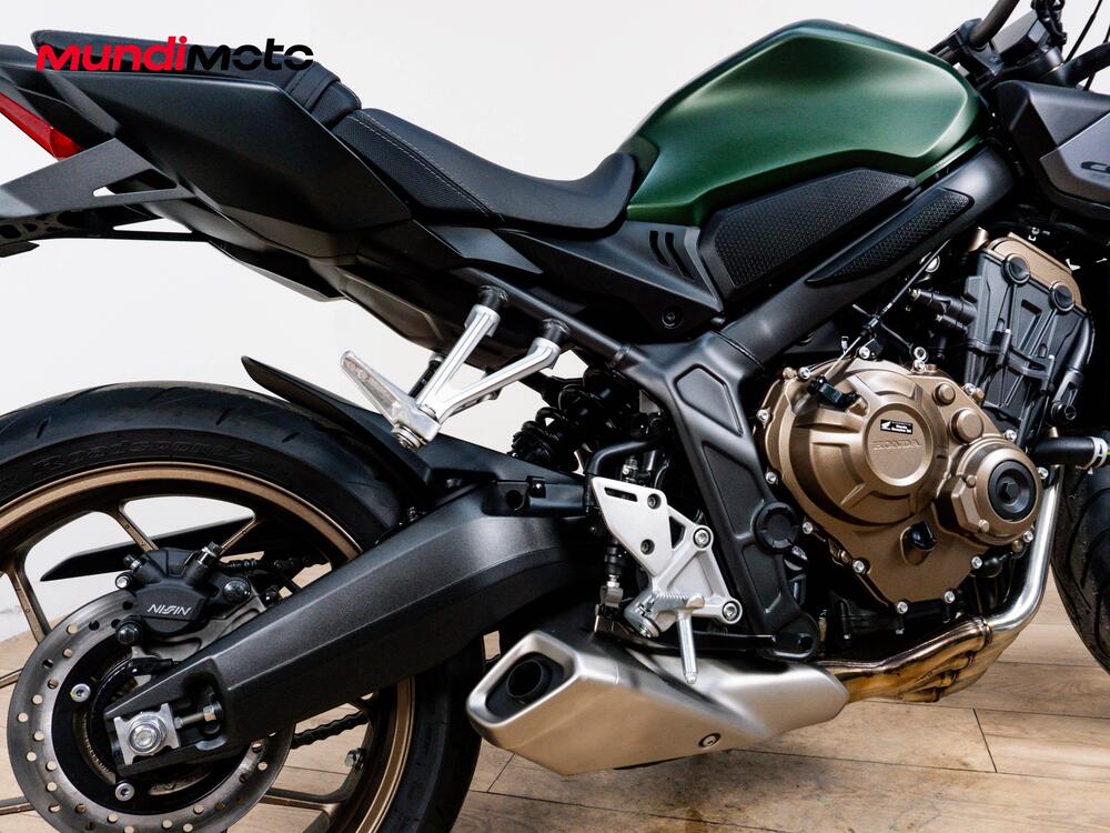 Honda CB 650 R E-Clutch (2024 - 26) (4)