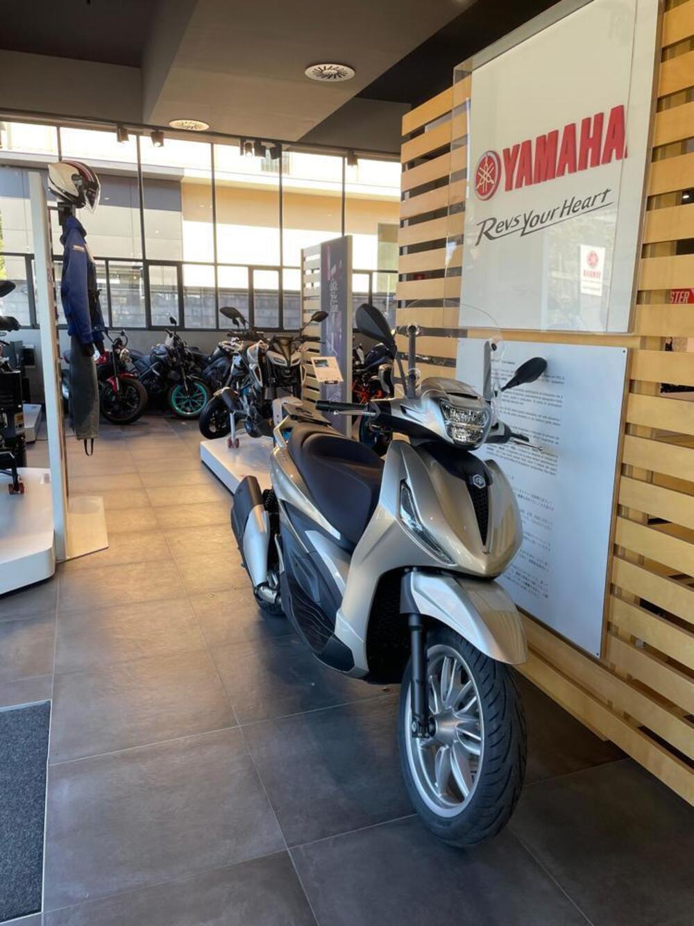 Piaggio Beverly 400 ABS-ASR (2021 - 24) (3)