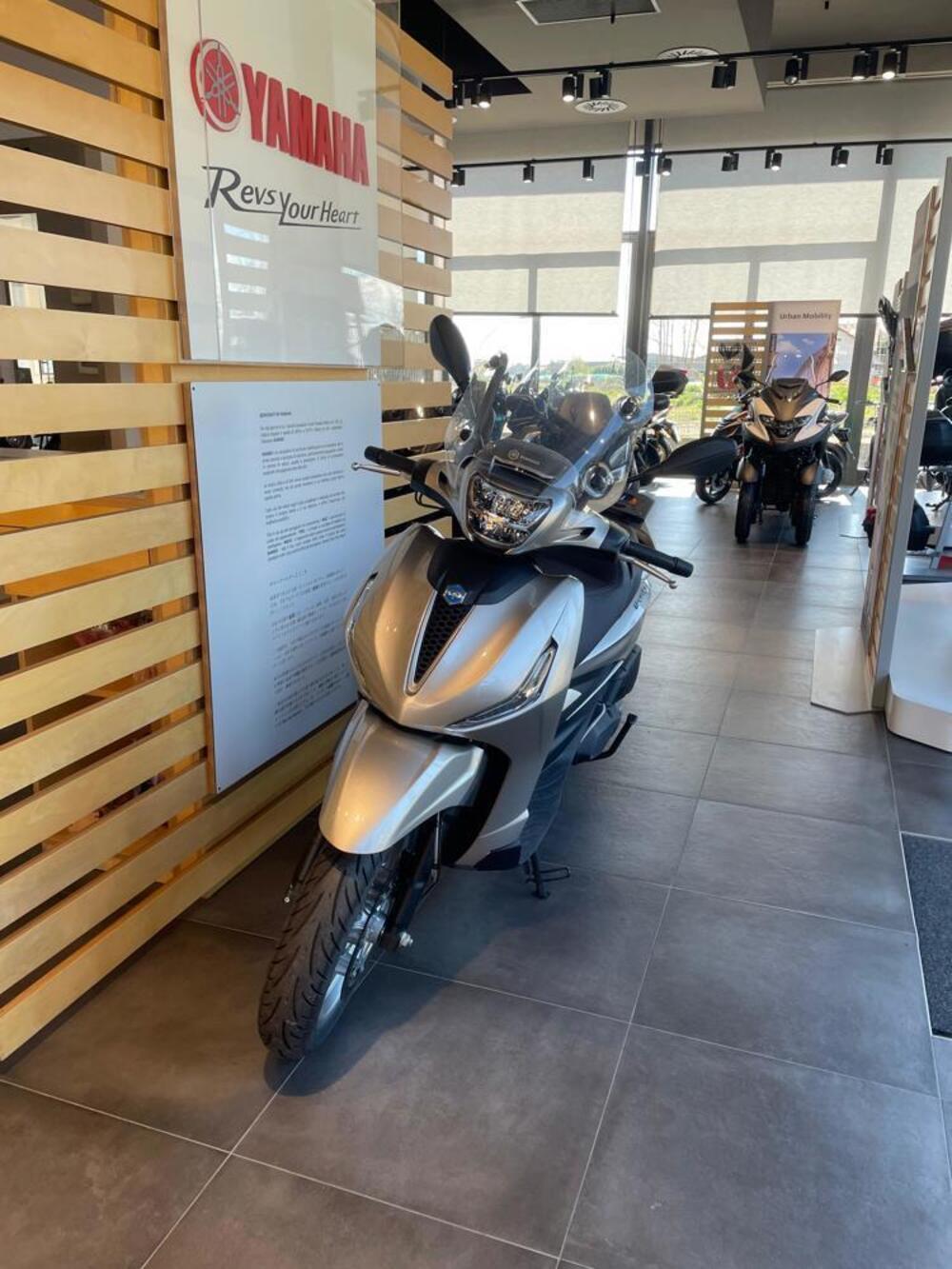 Piaggio Beverly 400 ABS-ASR (2021 - 24) (4)