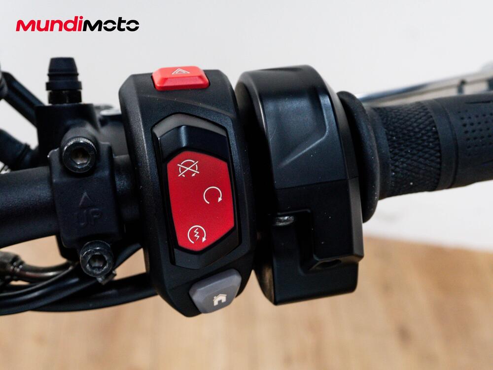 Triumph Speed Triple 1050 S ABS (2016 - 17) (16)