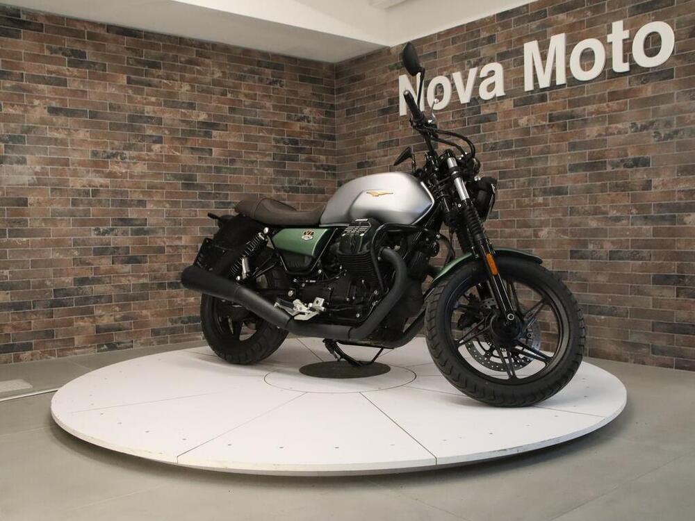 Moto Guzzi V7 Stone (2021 - 24) (10)
