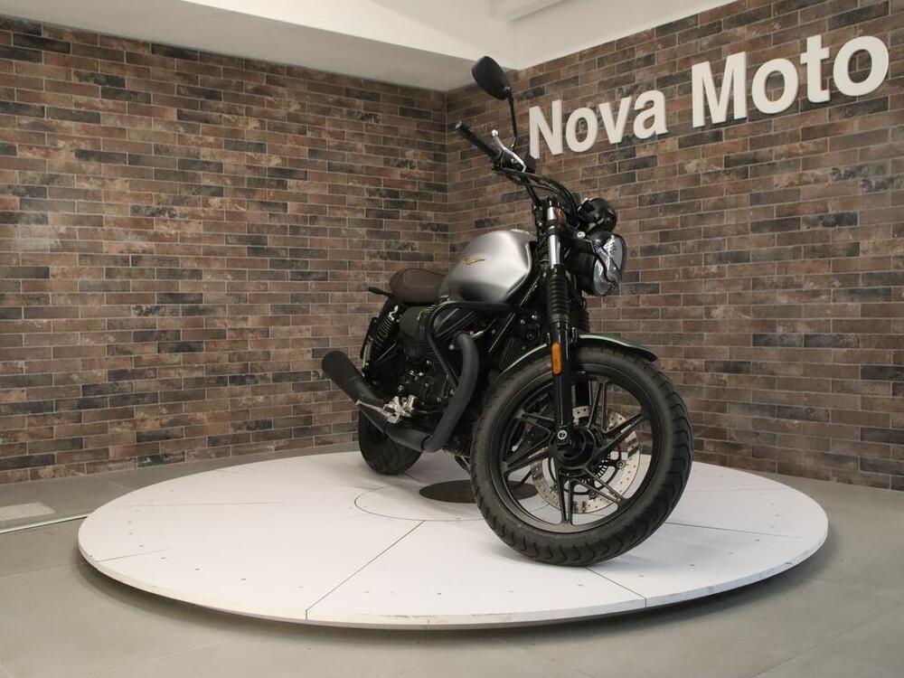 Moto Guzzi V7 Stone (2021 - 24) (8)