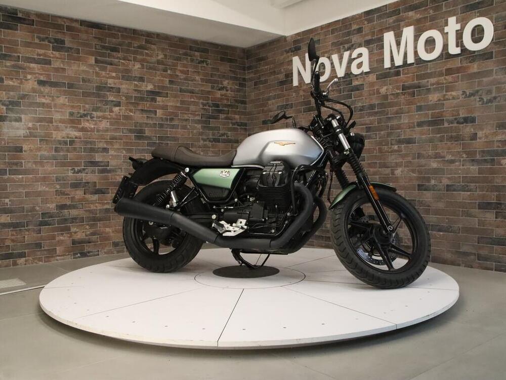 Moto Guzzi V7 Stone (2021 - 24) (11)