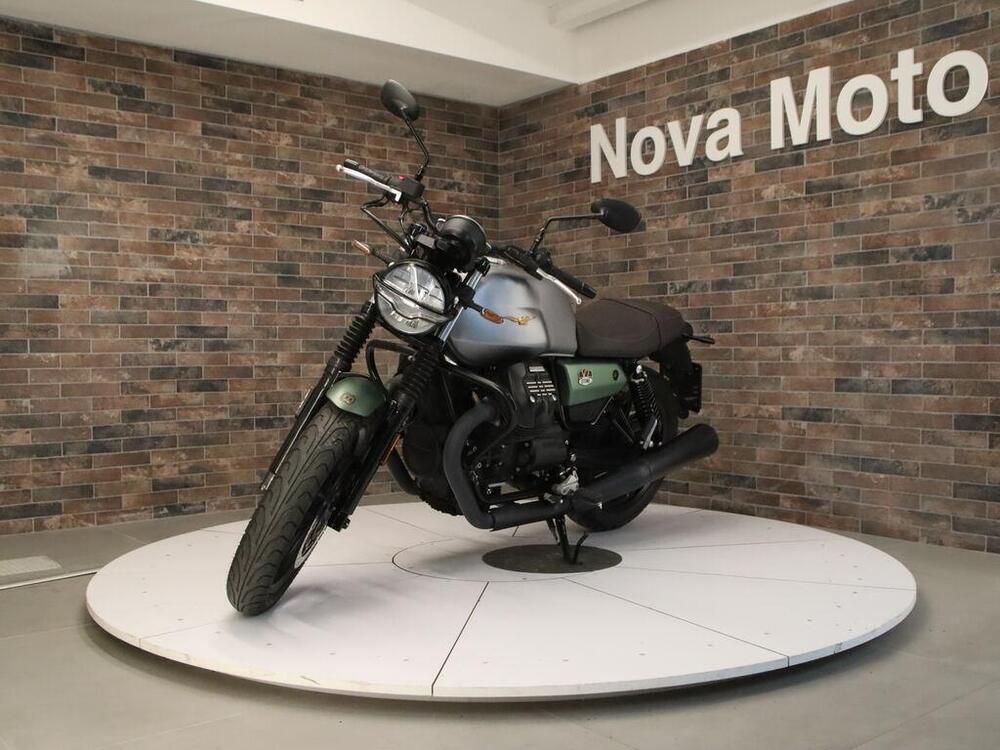 Moto Guzzi V7 Stone (2021 - 24) (3)