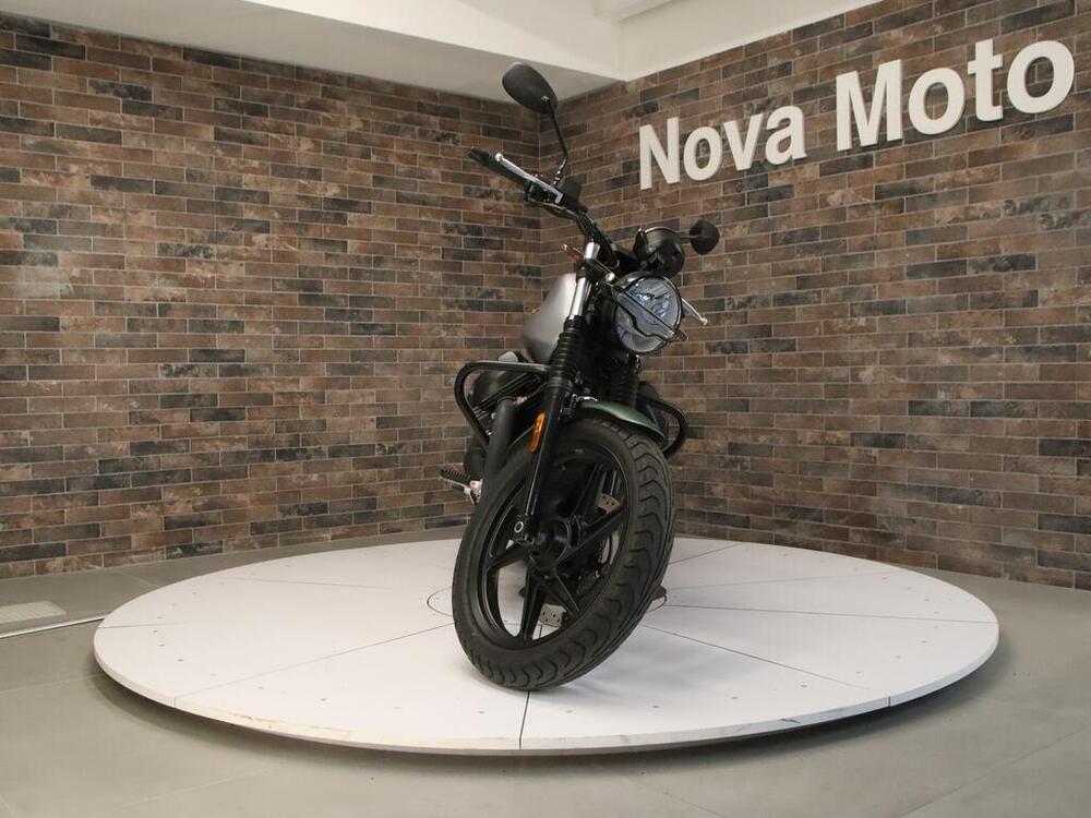 Moto Guzzi V7 Stone (2021 - 24) (6)