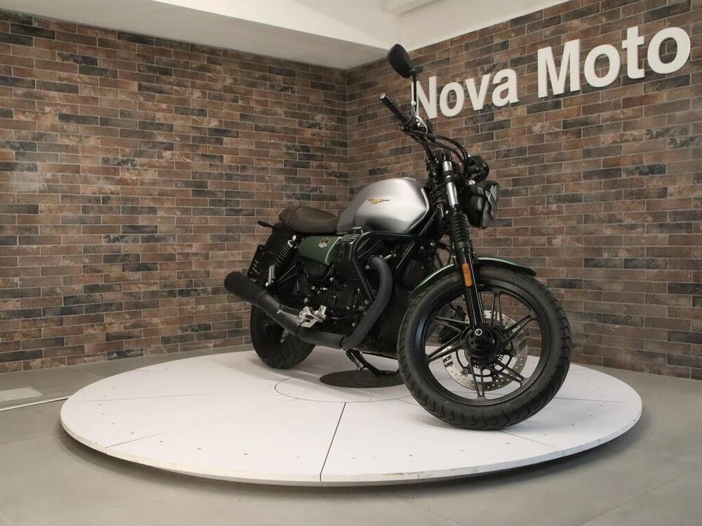 Moto Guzzi V7 Stone (2021 - 24) (9)