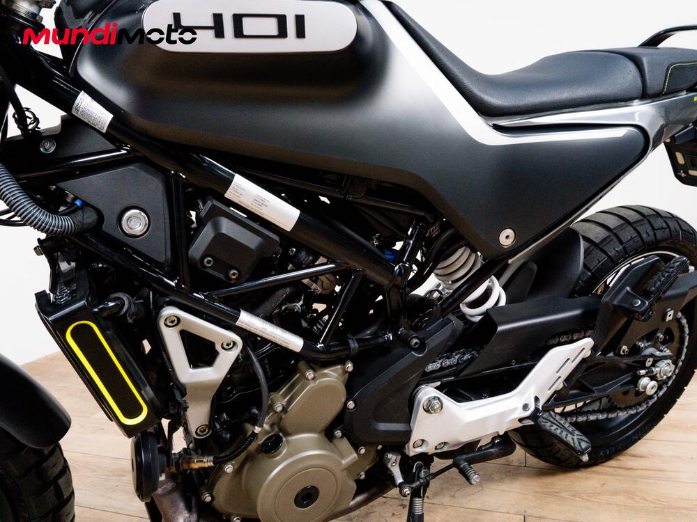 Husqvarna Svartpilen 401 (2018 - 19) (9)