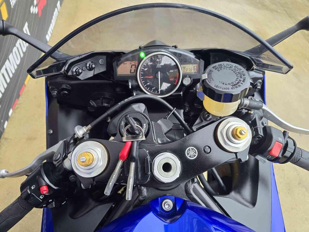 Yamaha YZF R6 (2008 - 09) (14)
