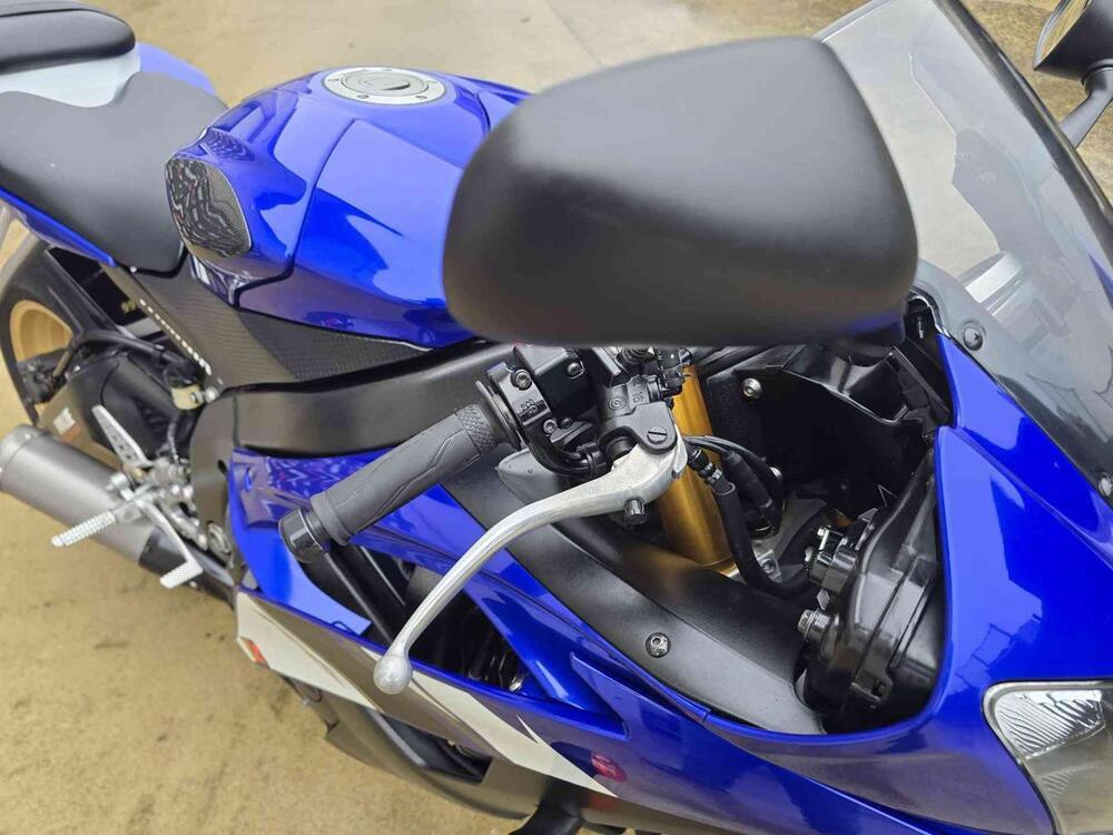 Yamaha YZF R6 (2008 - 09) (11)