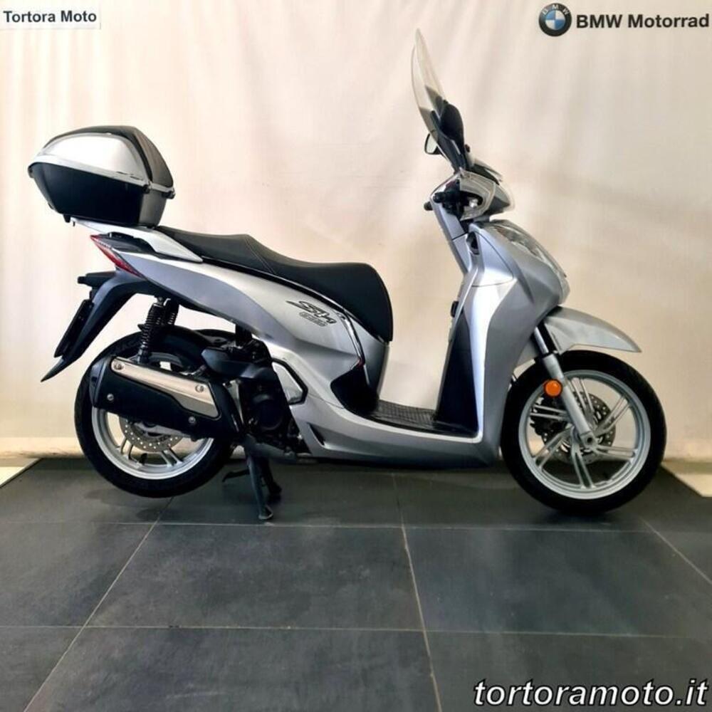 Honda SH 300 i ABS (2016 - 20) (2)